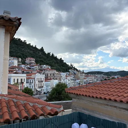 Balcony Over Apartman Gíthio